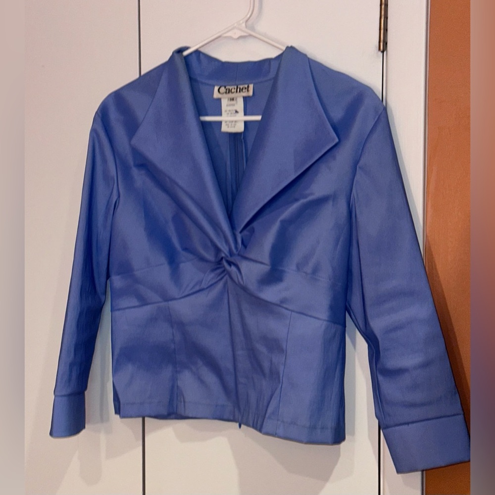 Cachet Formal vintage knot front blue top. Size 14